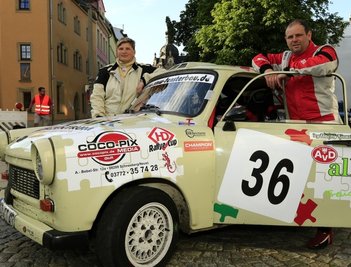 Michael Schröder und Susann Finger vom MC Grünhain waren bei der Sachsen-Rallye in der kleinsten Hubraumklasse klare Sieger. 