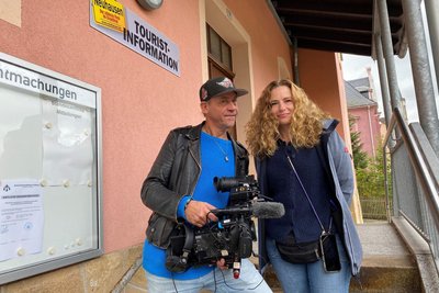 Kameramann Raymund Grinbergen und Regisseurin Claartje Jansen begleiteten die Familie mit der Kamera. Sie arbeiten für den niederländischen Sender Avrotros.