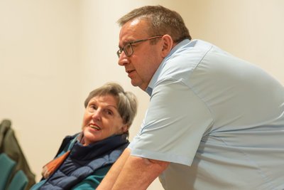 CDU-Fraktionsvorsitzende Marion Schröder im Gespräch mit OB Mario Horn (CDU). Die Fraktion legte jetzt eine Begründung vor.