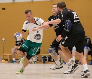 Starker Auftritt: Die Handballer der HSG II um Martin Steinfeld waren von der Rotation-Abwehr nur schwer zu stellen. 
