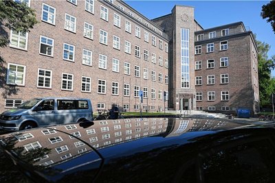 Das Landgericht Chemnitz hat eine frühere Mitarbeiterin der Stadtverwaltung Freiberg zum zweiten Mal vom Vorwurf der Bestechlichkeit freigesprochen. Die Staatsanwaltschaft ficht dieses Urteil erneut an. 