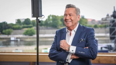 Roland Kaiser am Dresdner Elbufer.