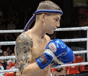 Marvin Dittrich lebt für Muay Thai. Die Kampfkunst stellt der Zwönitzer Neugierigen am 26. November in Thalheim vor. 