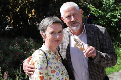 Sylvia und Jens Kühn aus Flöha waren vom Konzert begeistert und ließen sich anschließend die speziell für den Musiksommer kreierten Erdbeerwaffeln schmecken.