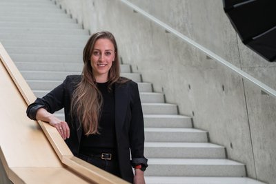 Mirjam Werner pendelt mit der Bahn von Chemnitz nach Mittweida zur Arbeit an der Hochschule.