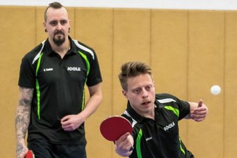 49ern droht bittere Nullrunde - Das Großrückerswalder Doppel Andy Tauber (links) und Nick Krüger blieb in den beiden Heimspielen am Wochenende sieglos. Sowohl gegen Vielau als auch gegen Lengenfeld verlor die 49er-Mannschaft mit 2:13.