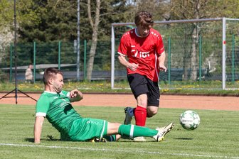 5:1-Auswärtssieg in Meerane: Dreifacher Walther macht Annaberger Fußballer froh - Lucas Walther (r., hier in einer früheren Partie gegen Oelsnitz‘ Alexander Hartung) avancierte mit seinem Dreierpack zum Matchwinner beim 5:1-Sieg des VfB Annaberg in Meerane.