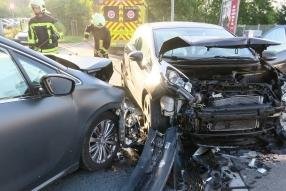 50-Jährige bei Unfall schwer verletzt - Ein Frontalzusammenstoß hat sich am Mittwoch in Aue-Bad Schlema ereignet.