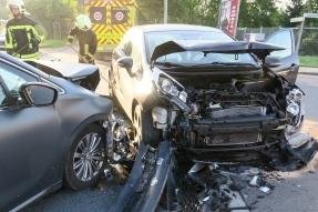 50-Jährige bei Unfall schwer verletzt - Ein Frontalzusammenstoß hat sich am Mittwoch in Aue-Bad Schlema ereignet.