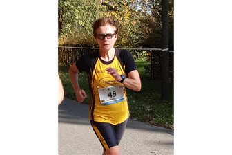 50-jährige Reichenbacherin stellt in Zittau neue deutsche Jahresbestzeit im 35-Kilometer-Gehen auf - Geherin Bianca Schenker vom LAV Reichenbach hat über 35 Kilometer eine neue deutsche Jahresbestzeit erreicht.