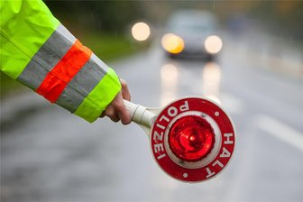 50-Jähriger soll mit mehr als 2,7 Promille über die Autobahn bei Striegistal gefahren sein - Die Polizei ertappte einen Mann, der unter Alkohol auf der A 4 unterwegs gewesen sein soll.