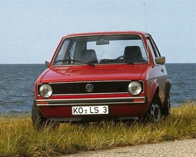 Klare Linien als Botschafter einer neuen automobilen Ära: Der Golf I begründete eine neue Fahrzeugdesignkultur, die auch das Erscheinungsbild der Autos anderer Hersteller beeinflusste.