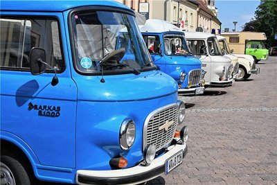 Die Barkasparade zum Stadtfest in Frankenberg am Samstagnachmittag auf der Humboldtstraße.