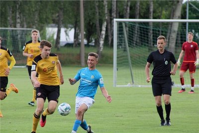Die U-19-Junioren des CFC um Robin Frömmel (Mitte) unterlagen gegen die SG Dynamo Dresden mit 1:2. 