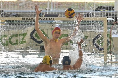 Torhüter Niklas Giebner - hier in einem früheren Heimspiel gegen Chemnitz - bekam am Samstag im Derby in Chemnitz am Ende auch ein wenig Pause. Weil sein Team klar führte, gab Trainer Jörg Wüstner zwei Nachwuchskeepern Einsatzzeit.