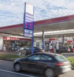 Hier schlug der Räuber am 16. November 2016 zu: in der Tankstelle an der Dresdner Straße in Flöha.