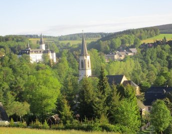 In der Schwartenberggemeinde Neuhausen arbeitet seit August ein neuer Bürgermeister. In der Erzgebirgskommune warten zahlreiche Aufgaben auf den gebürtigen Neuhausener. 