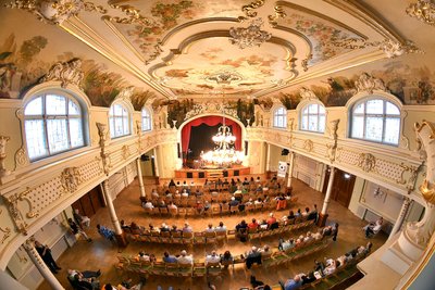 Blick in den sanierten Festsaal „Goldener Löwe“ in Hainichen.