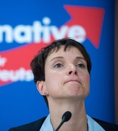 Darf AfD-Chefin Frauke Petry vom Dresdner Landtag in den Bundestag wechseln?