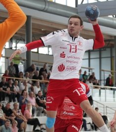 Dominik Pecek beim Wurf. Vier Tore steuerte der Tscheche zum Plauener Auftaktsieg bei. 