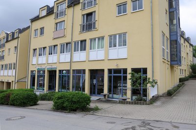 Zentral in Thalheim im Erdgeschoss dieses Gebäudes sind die Räume des Projektes „Erzählungen – gestern, heute, morgen“.