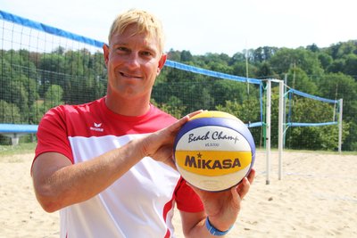 Roy Aumann, hier 2018 im Erlebnisbad Mulda, schwärmt noch heute von den Beachvolleyballturnieren.