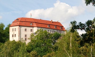 Bäume sind CO2-Speicher. Im Schlosspark Wolkenburg soll der Bestand erweitert werden. Auch ein Kräutergarten wird wiederbelebt.