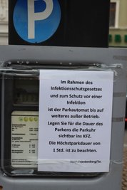 Die Stadt Frankenberg verzichtet jetzt auf die Parkgebühren an den von ihr bewirtschafteten Parkplätzen, unter anderem auf dem Markt. Um die Infektionsgefahr zu mindern wurden die Parkautomaten außer Betrieb genommen. 