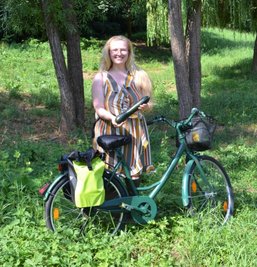 Viel Grün: Emmeli Krause aus Glauchau arbeitet an einem Netzwerk fürsEssen teilen, das sogenannte Foodsharing, in Glauchau. 