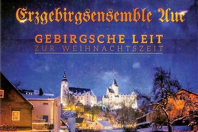 Das Cover der neuen CD des Erzgebirgsensembles Aue zeigt ein stimmungsvolles Motiv mit Schloss und Kirche in Schwarzenberg. 
