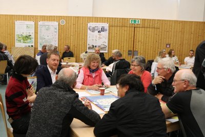 Die Stadt hat in den vergangenen Jahren immer wieder Gesprächsrunden mit den Bürgern initiiert. Anfang des Jahres war dabei auch Sachsens Ministerpräsident Michael Kretschmer zu Gast.