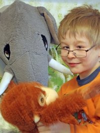 Bis vor kurzem war Felix auf seine Plüschtiere fixiert. 