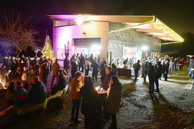 Die Sägeweihnacht in Bösenbrunn war zur Premiere 2024 ein großer Erfolg. Am Freitag, 17 Uhr, findet sie erneut statt.