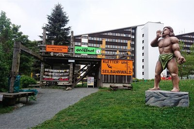Im Kletterwald Schöneck an der Hohen Reuth waren jetzt Diebe unterwegs.