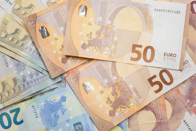 Mindestens 3000 Euro an Spenden will die Feuerwehr Hohndorf für Sitzmobiliar einsammeln.