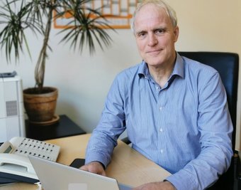 Bernhard Herrmann ist in seinem neuen Büro im Bundestag arbeitsfähig. Die ersten Fraktionssitzungen haben schon stattgefunden. 