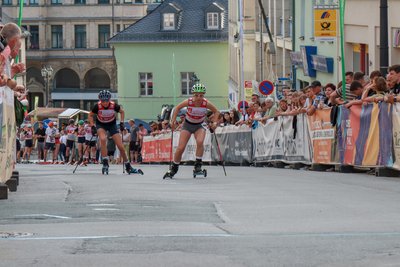 Am Berg: Hunderte Besucher säumten die 80 Meter lange Strecke des Citysprints auf der Wolkensteiner Straße in Annaberg.