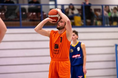 Haben die Spieler des ATSV um Jan Exnowitz im Kellerduell ein sicheres Händchen?