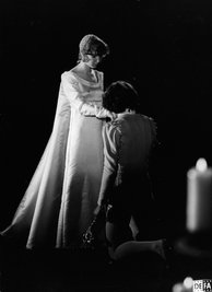  Eine Traumsequenz von Karoline mit Robbi (Harald Rathmann) als Romeo. 