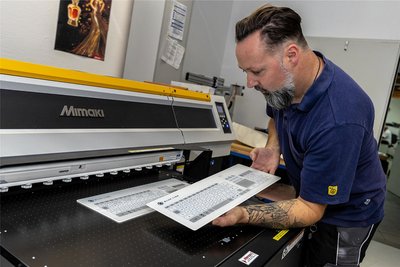 Seit gut einer Woche wird bei der Firma Gett Gerätetechnik im vogtländischen Treuen nur noch von Montag bis Donnerstag gearbeitet. Der Freitag ist für 140 Beschäftigten frei.