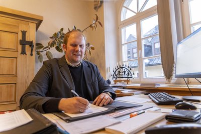 Ziel ist es laut Oberwiesenthals Bürgermeister Jens Benedict, das Verkaufsverfahren zeitnah abzuschließen.