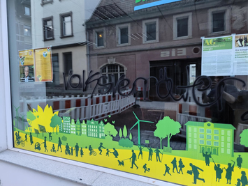 Wann die Schmiererei angebracht wurde, ist laut Polizei noch nicht bekannt.