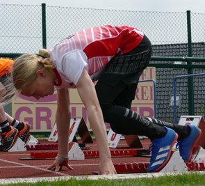 Gehörte vergangenes Wochenende mit zwei Siegen und einmal Platz 2 zu den besten LV-90-Athleten: der Annaberger Julius Stütz. Nun will der Zwölfjährige, hier bei einem Sommer-Wettkampf in Thum, zur Landesmeisterschaft im Staffellauf an den guten Hallenauftakt anknüpfen. 
