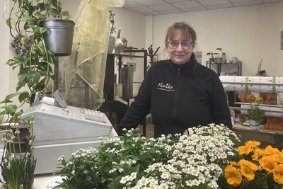 Ines Oertel macht ihren Laden in Netzschkau zum Ende des Monats März zu. Das bedeutet auch, dass die Postfiliale schließt.