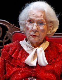  Grande Dame oder auch Diva: Inge Keller. 