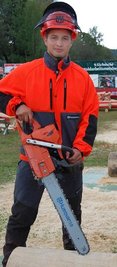 
              <p class="artikelinhalt">Der 20-jährige Florian Huster aus Morgenröthe gewann am Wochenende die 9. Sächsische Waldarbeitsmeisterschaft bei den Junioren. </p>
            