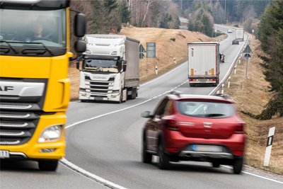 Auf der wichtigen Verkehrsverbindung zwischen Chemnitz und tschechischer Grenze soll es 2024 gleich mehrere Baustellen geben. EIn Vorhaben wiederum wurde auf das nächste Jahr verschoben.