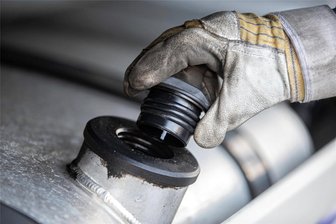 500 Liter Diesel von einem bei Neuensalz geparkten Sattelschlepper geklaut - Diesel im Wert von 875 Euro stahlen Diebe aus einem Sattelschlepper, der an der A72 geparkt war.