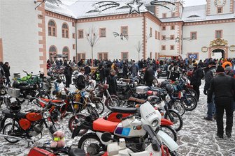 51. Wintertreffen der Motorradfahrer in Augustusburg: Weniger Besucher und Biker - Viele langjährige Teilnehmer haben anscheinend ihre Ankündigung wahr gemacht und sind nicht mehr nach Augustusburg gefahren.