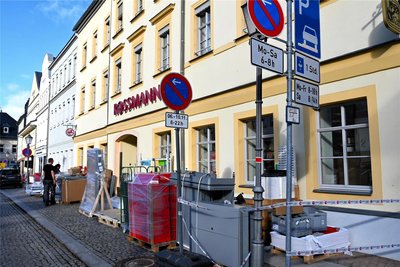 Rossmann am Markt in Hainichen hat derzeit wegen Umbau geschlossen.